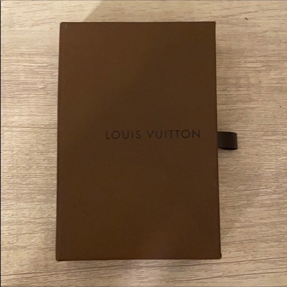 Louis Vuitton BNIB Monogram Key Case from 2009!… - Picture 5 of 9